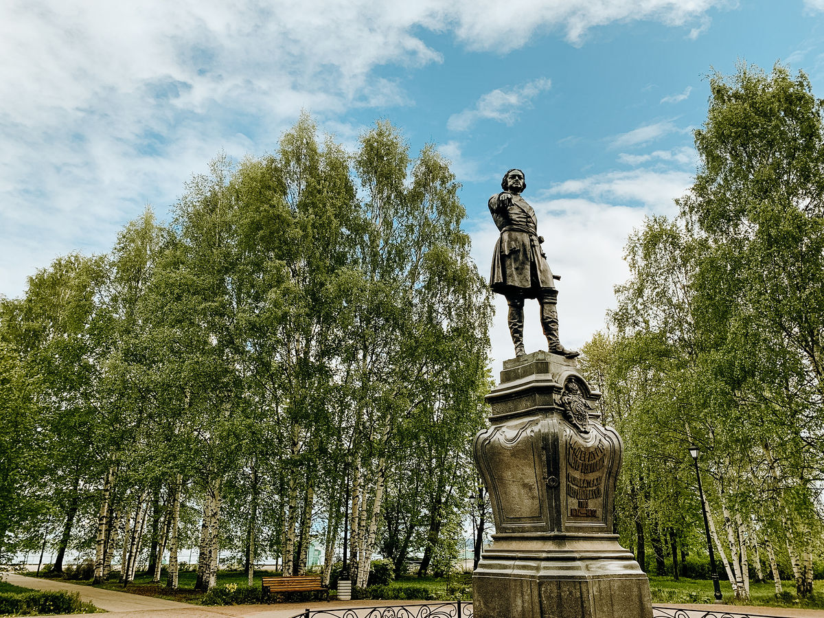 Экскурсия в петрозаводск из санкт петербурга. Памятник Петру 1 в Петрозаводске.