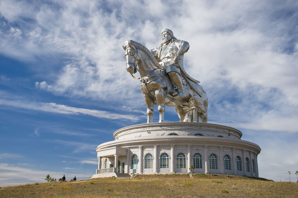 Статуя Чингисхана