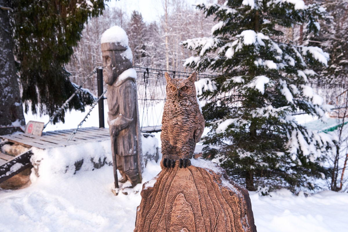 Деревянные скульптуры в Горном парке Рускеала