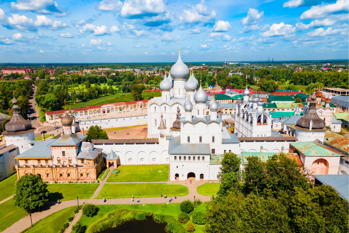 Тверь сергиев посад. Ярославский Кремль Ярославль. Соборная площадь Ростов Великий. Ростовский Кремль с птичьего полета. Ростов Великий Кремль с дрона.