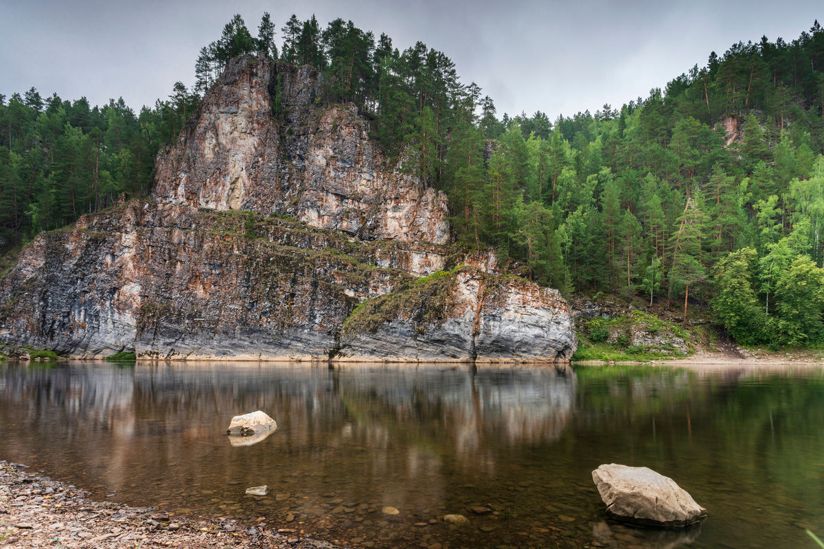 Скала на берегу реки Чусовой