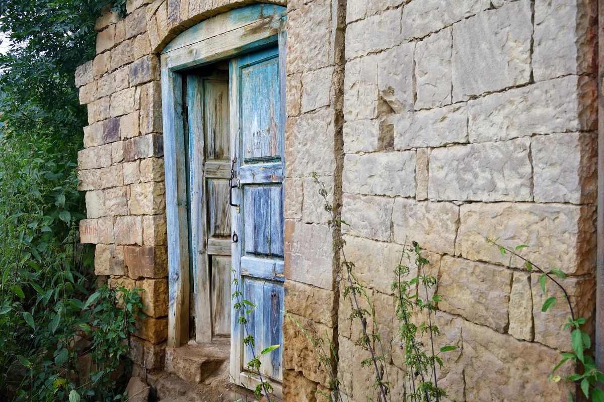 Дверь одного из домов в селе Гамсутль