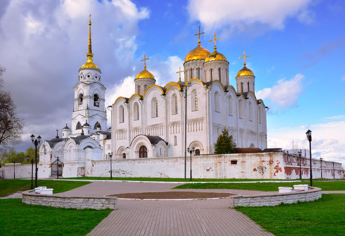 Успенский собор в Москве и Владимире