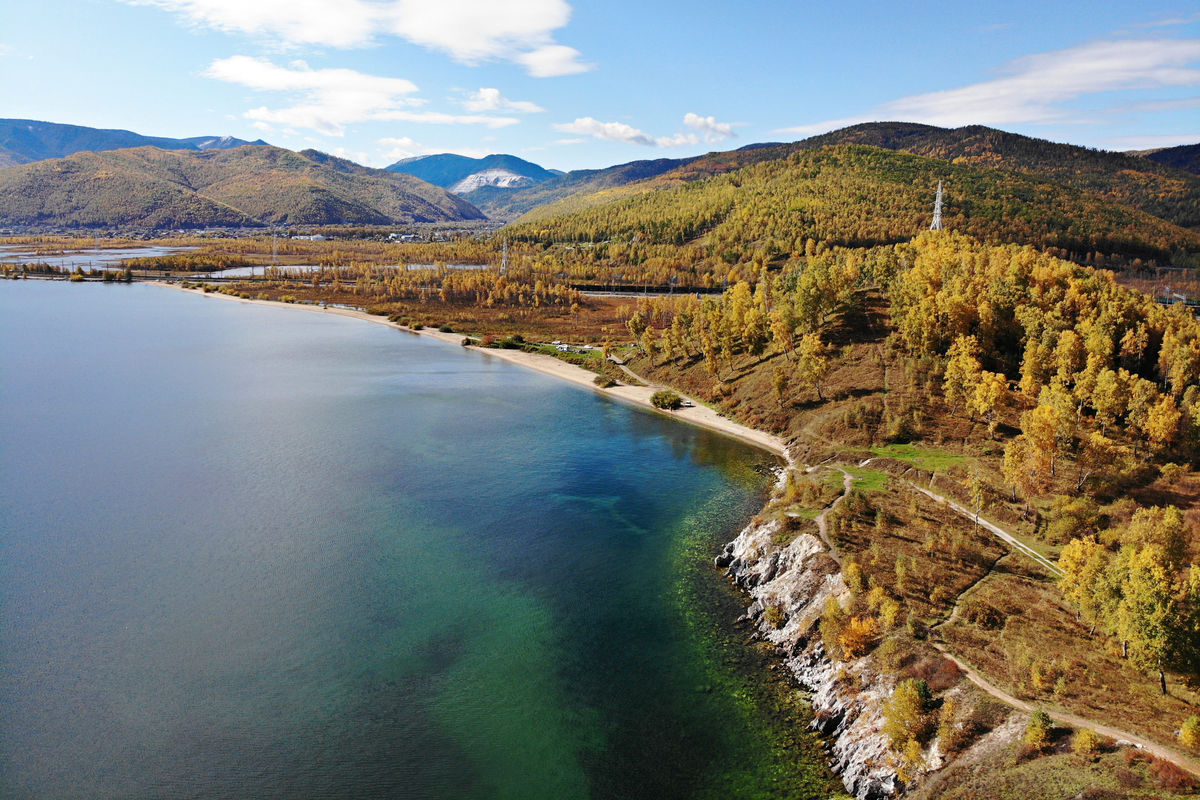 Осенний пейзаж озера Байкал
