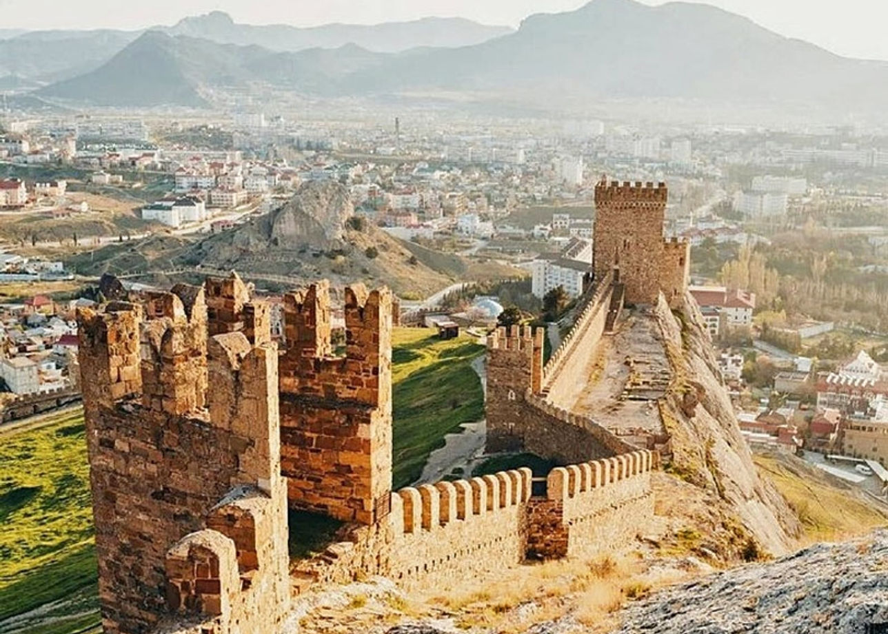 Фото генуэзская крепость в крыму