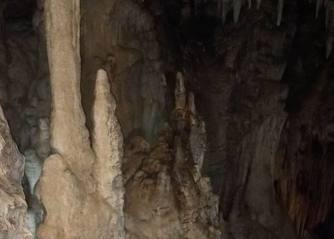 Экскурсия в Большую Азишскую пещеру очень понравилась, экскурсовод знает своё дело.