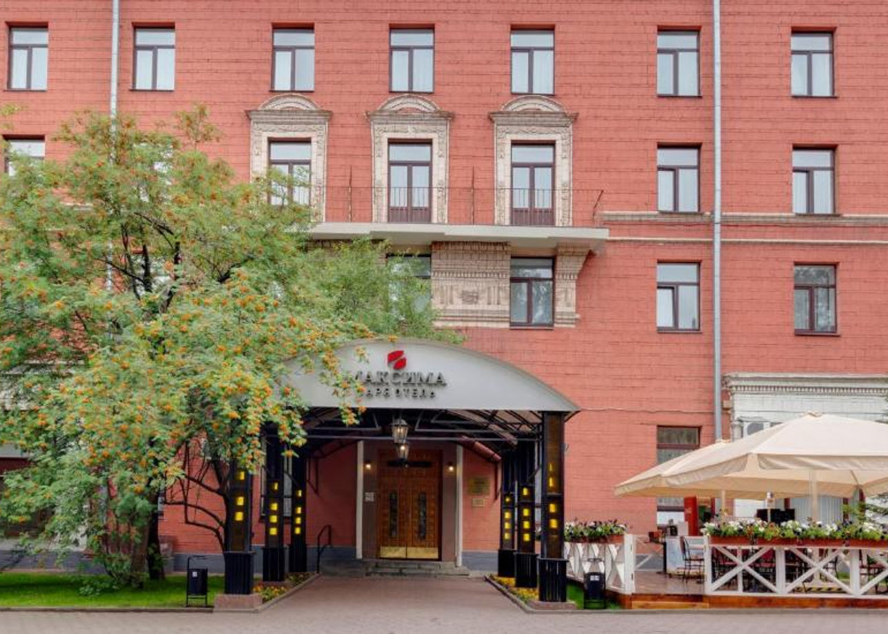 Отель «Максима Заря»