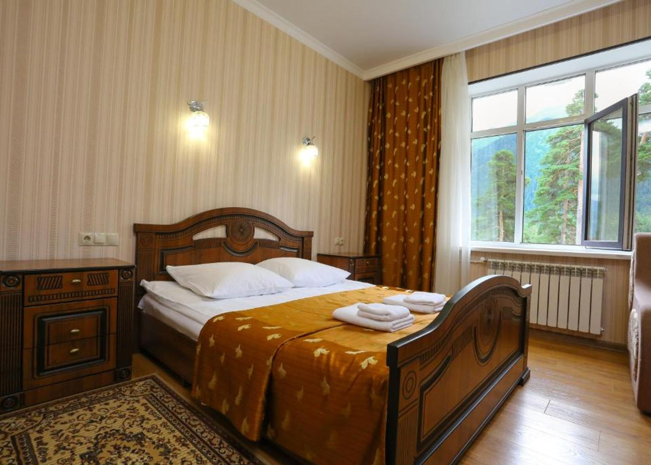 Отель Кавказ