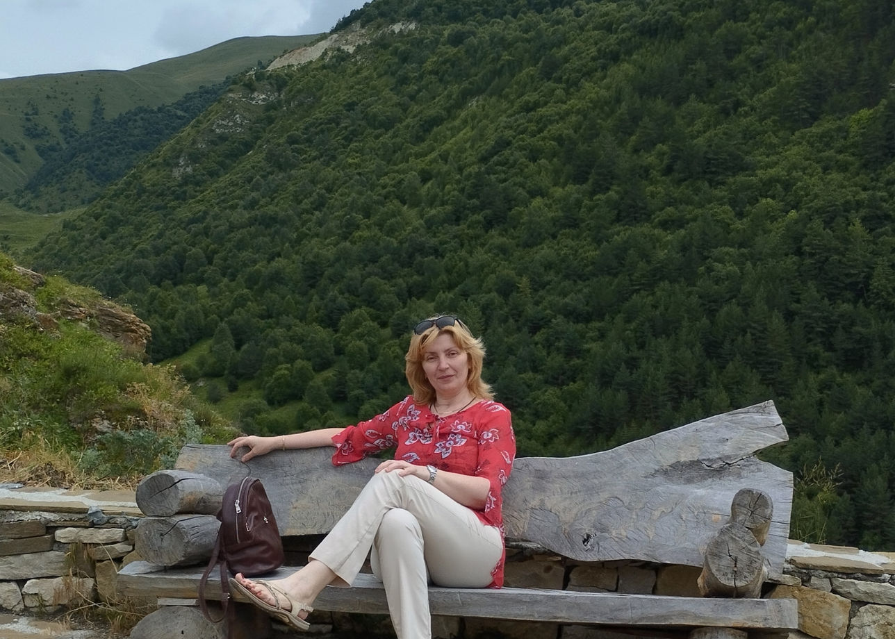 Юлия (менеджер "Большой Страны) - молодец, помогла мне очень с туром "Кавказские каникулы" и с авиабилетами
