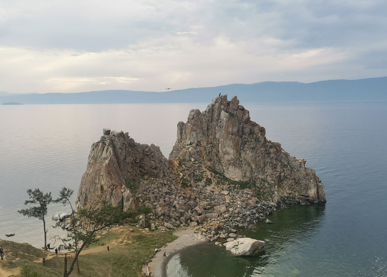 Озеро Байкал это настоящий исполинский пример спокойствия для человека. Природная красота озера не оставит равнодушным никого,