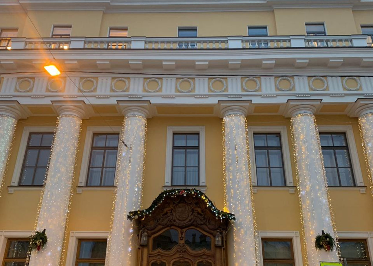 Праздник фонтанов в Петергофе