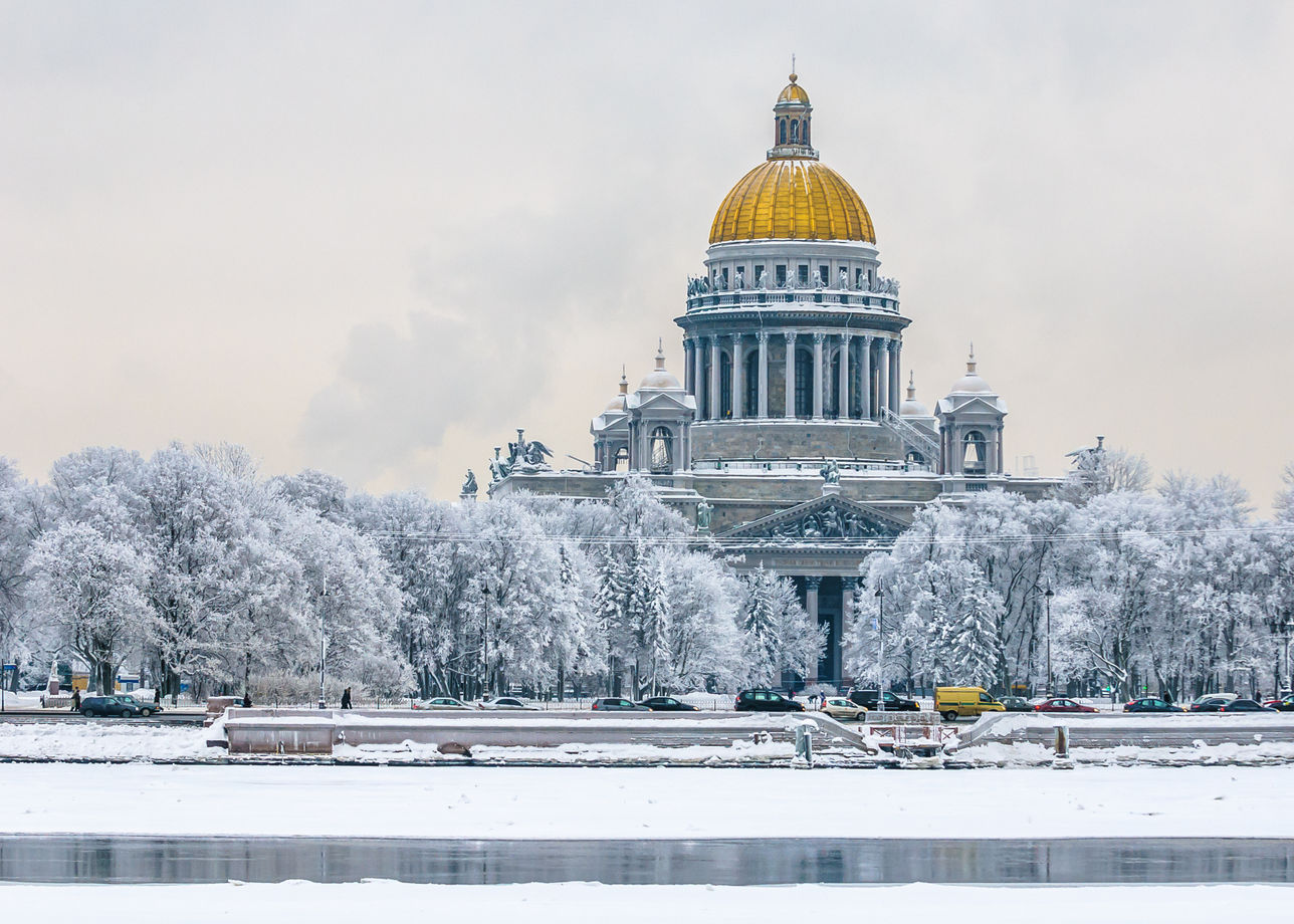 Сияние северной зимы в Санкт-Петербурге