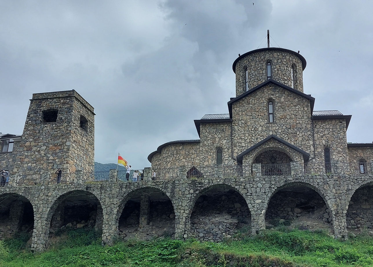 Прекрасные места Северной Осетии и Кабардино-Балкарии, доброжелательные и открытые гиды.