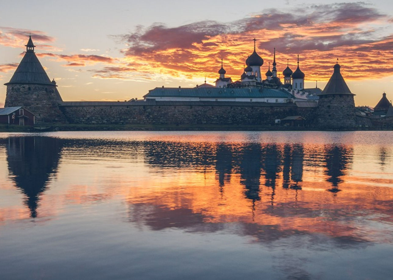 Архангельск ночью храм