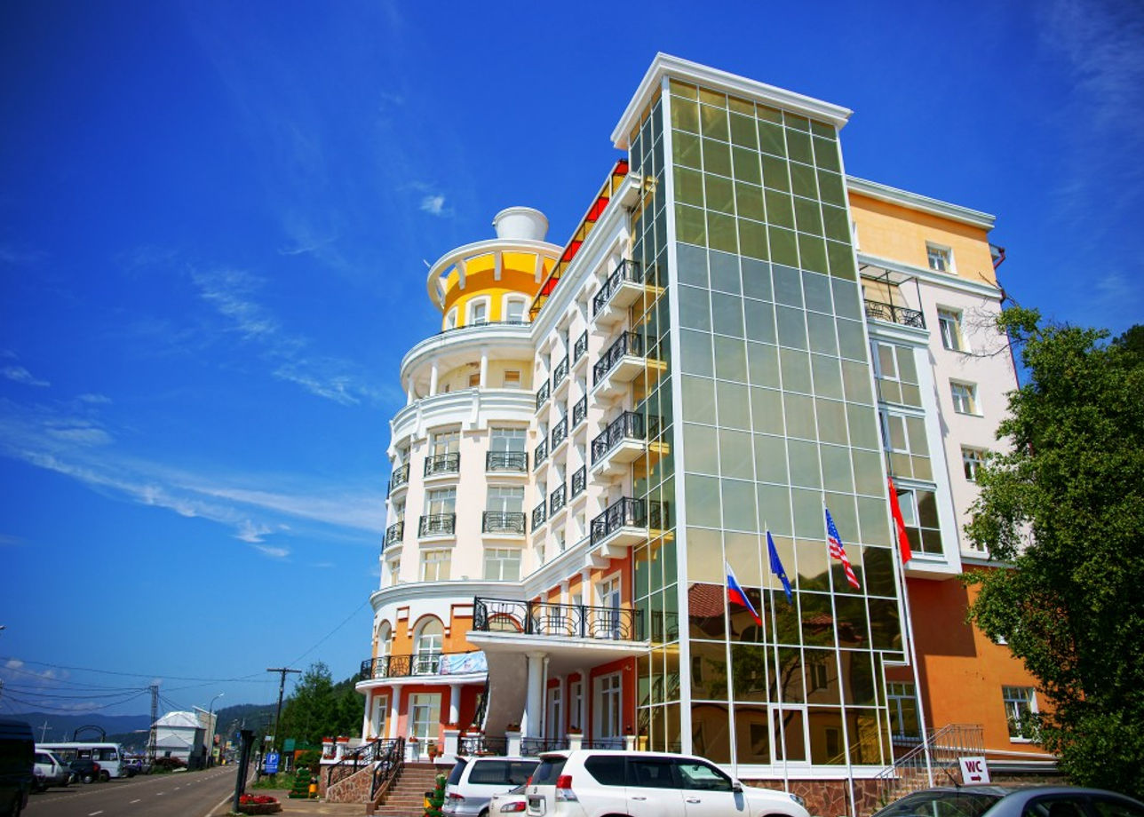 Отель «Маяк» или аналогичный в Листвянке