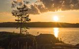Купание в Ладожском озере, отдых по предпочтению туристов: сплав, игра в волейбол, медитация. Окончание программы
