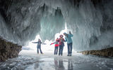 Байкал - ледяные пещеры, гроты, термальные источники