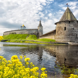 Майские праздники в Пскове и Великом Новгороде