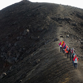 Вулканы Камчатки: активный тур без рюкзаков