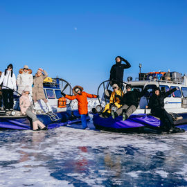 На коньках по льду Байкала: Ольхон, хивусы и квадроциклы в одном туре! 