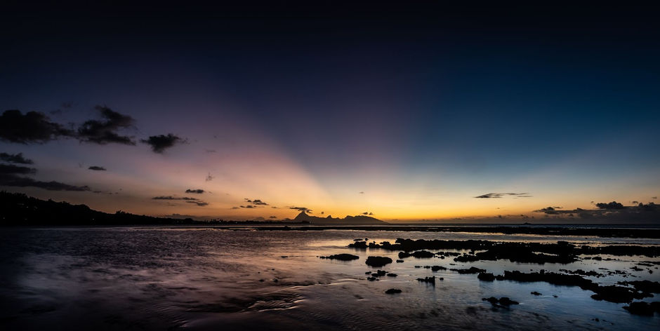 Закат на заливе Матавай (Таити)