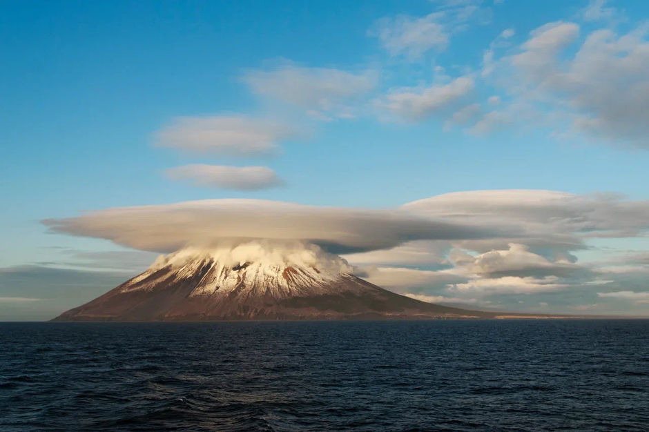Вулкан на острове Итуруп