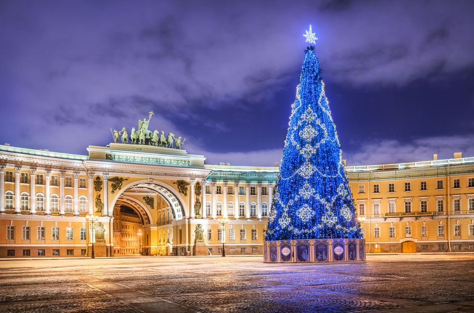Елка на Дворцовой площади Санкт-Петербурга